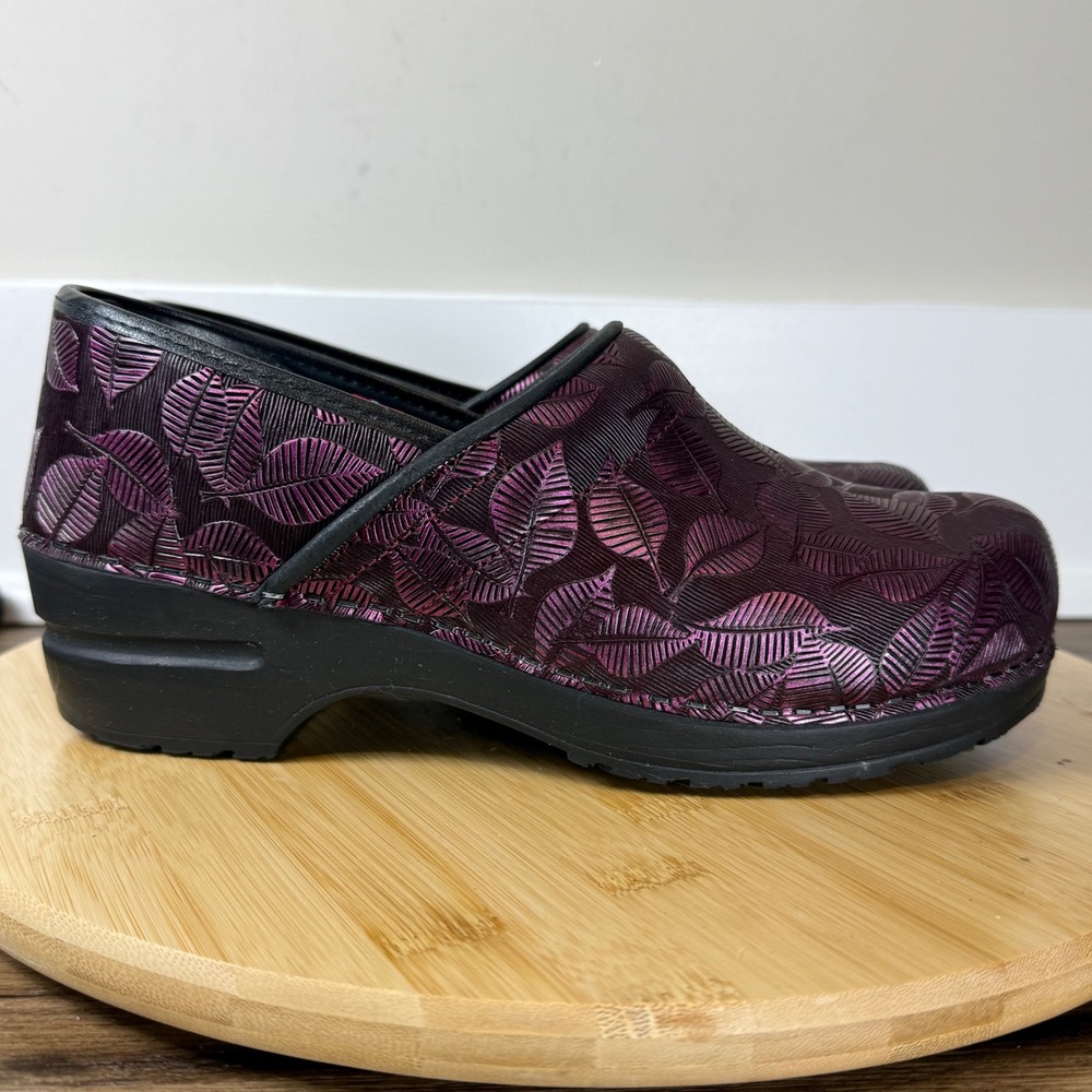 Sanita Professional Clogs Women US 8.5/9 Metallic Purple Leaf Embossed Leather